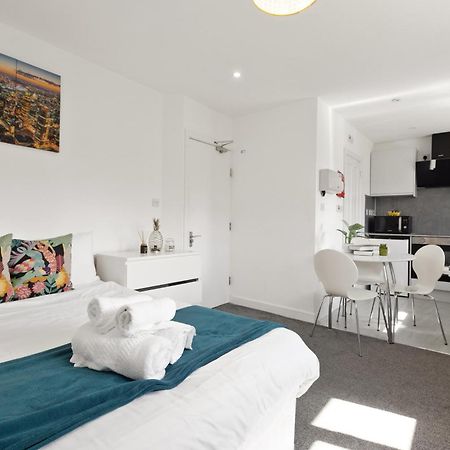 South Harrow Apartment Londra Esterno foto